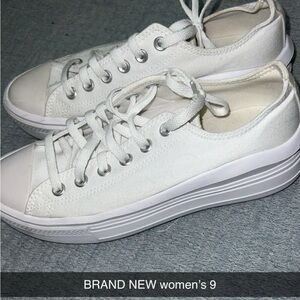 NEVER WORN CONVERSE MOVE